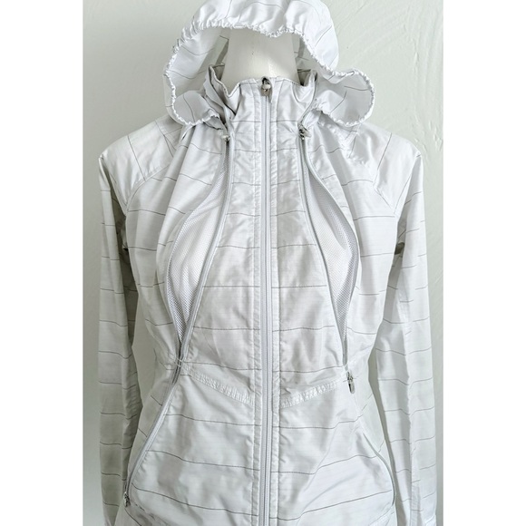 EUC Athleta White Gray Striped Windbreaker Hooded Jacket Size XSmall Thumbholes - Picture 5 of 15
